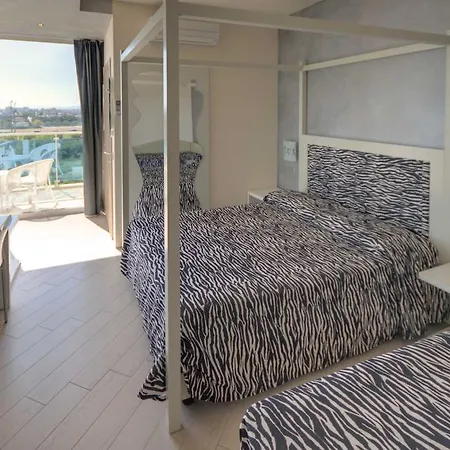 Sydney 3*